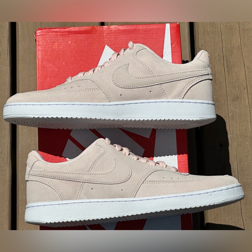 NEW Nike Womens Nubuck Court Vision Low Casual Sneaker - 9.5 - Picture 7 of 9